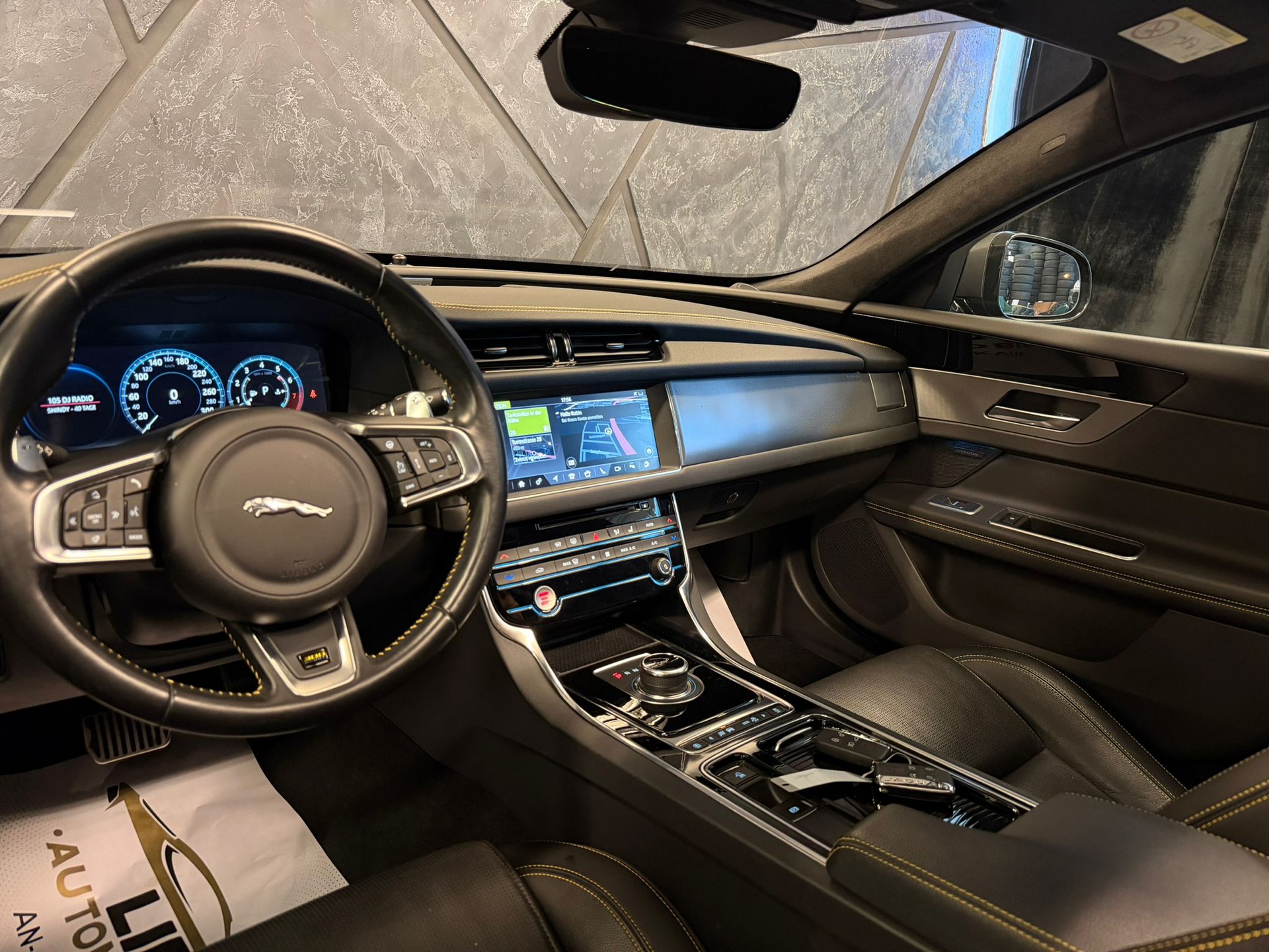 JAGUAR XF 30t 300 Sport AWD-image-9