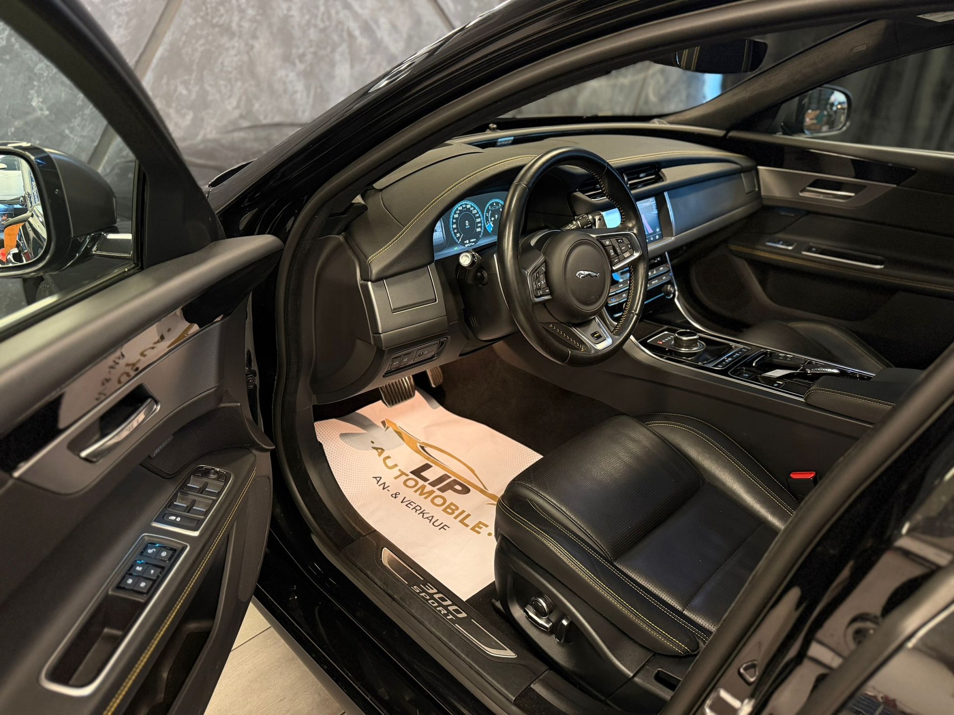 JAGUAR XF 30t 300 Sport AWD-image-10