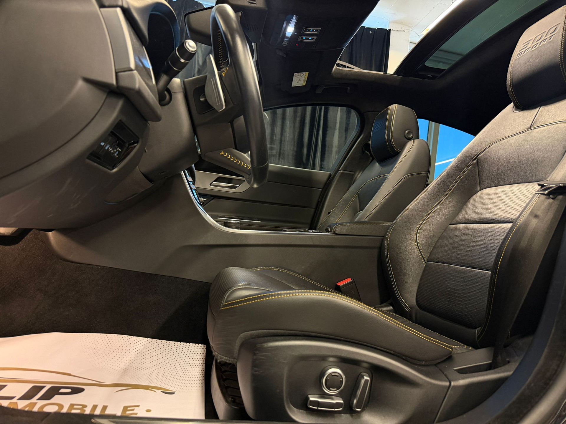 JAGUAR XF 30t 300 Sport AWD-image-11