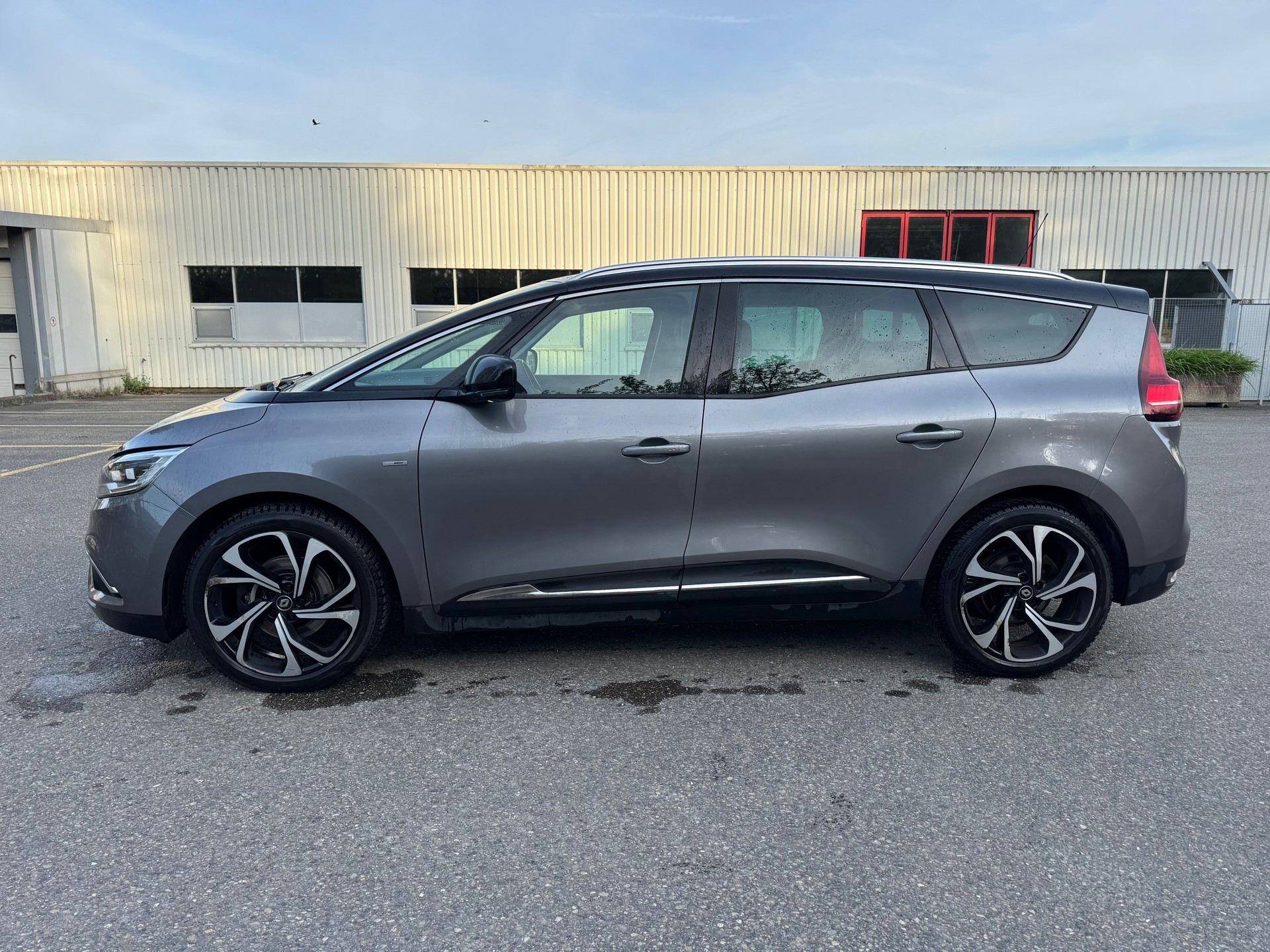 RENAULT Grand Scénic 1.2 16V Turbo Bose-image-2
