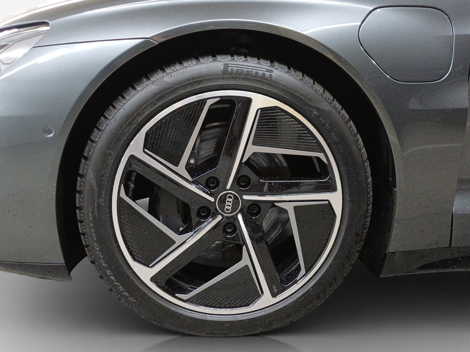 AUDI e-tron GT quattro-image-16