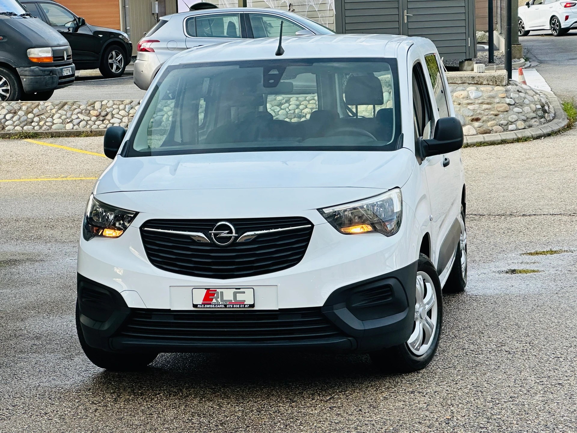 OPEL Combo Life 1.2 Enjoy-image-2