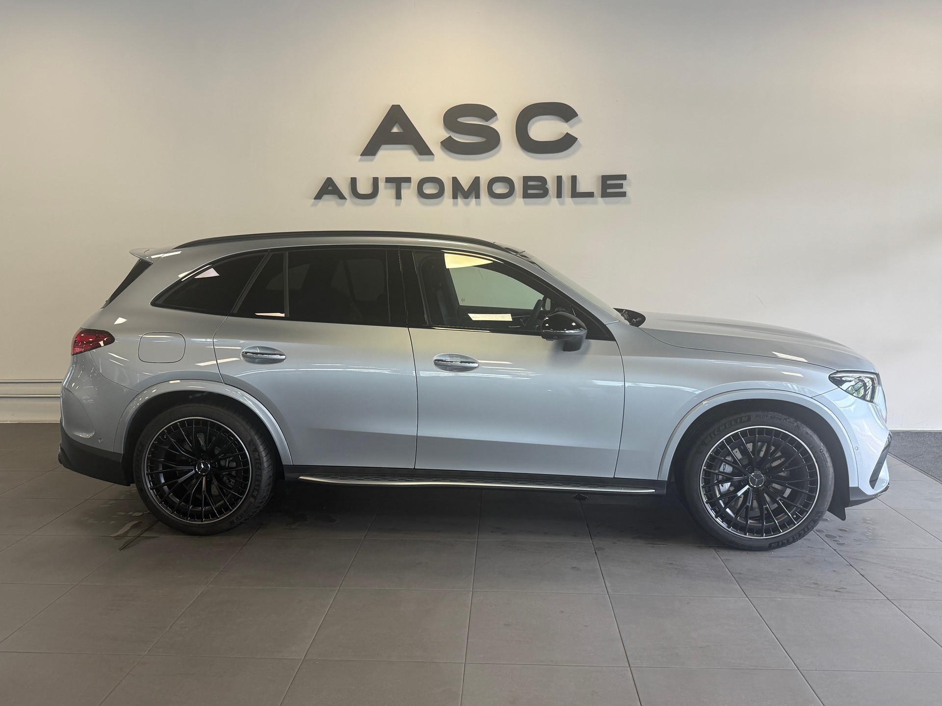 MERCEDES-BENZ GLC 43 AMG Executive Edition 4Matic 9G-Tronic-showroom-element-2