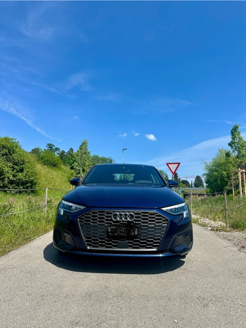 AUDI A3 1.5 35 TFSI Attraction S-Tronic-image-1