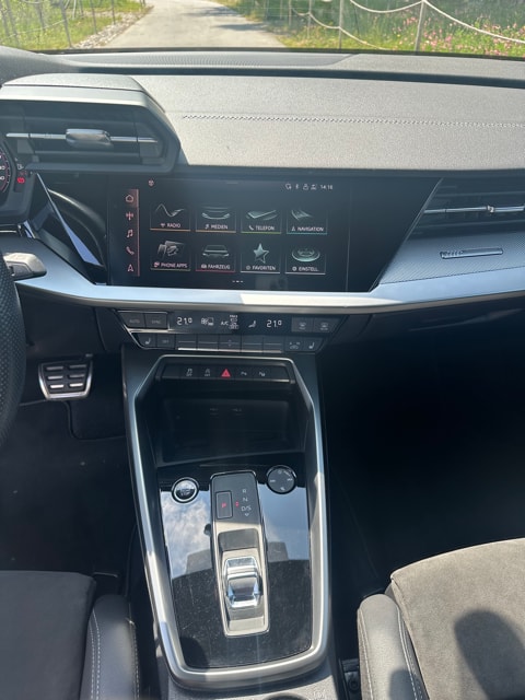 AUDI A3 1.5 35 TFSI Attraction S-Tronic-image-9