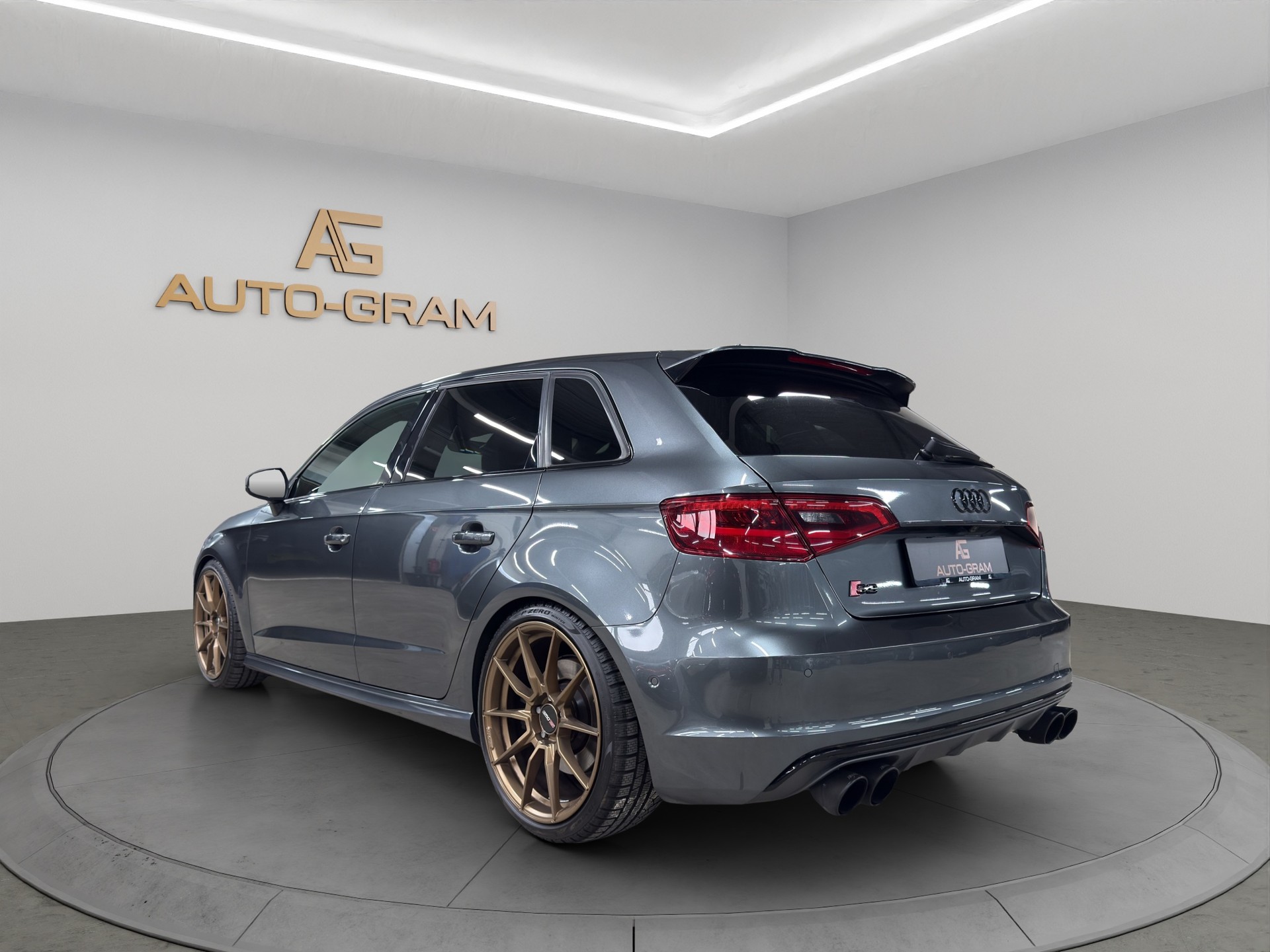 AUDI S3 Sportback 2.0 TFSI quattro S-tronic-image-3