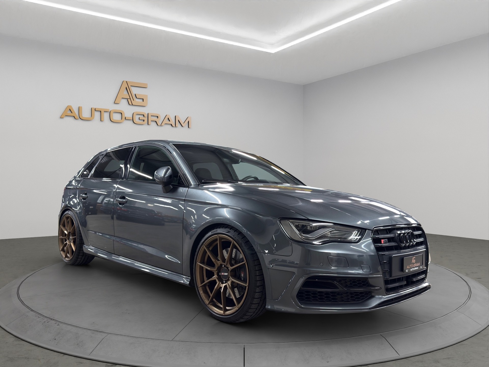 AUDI S3 Sportback 2.0 TFSI quattro S-tronic-image-6