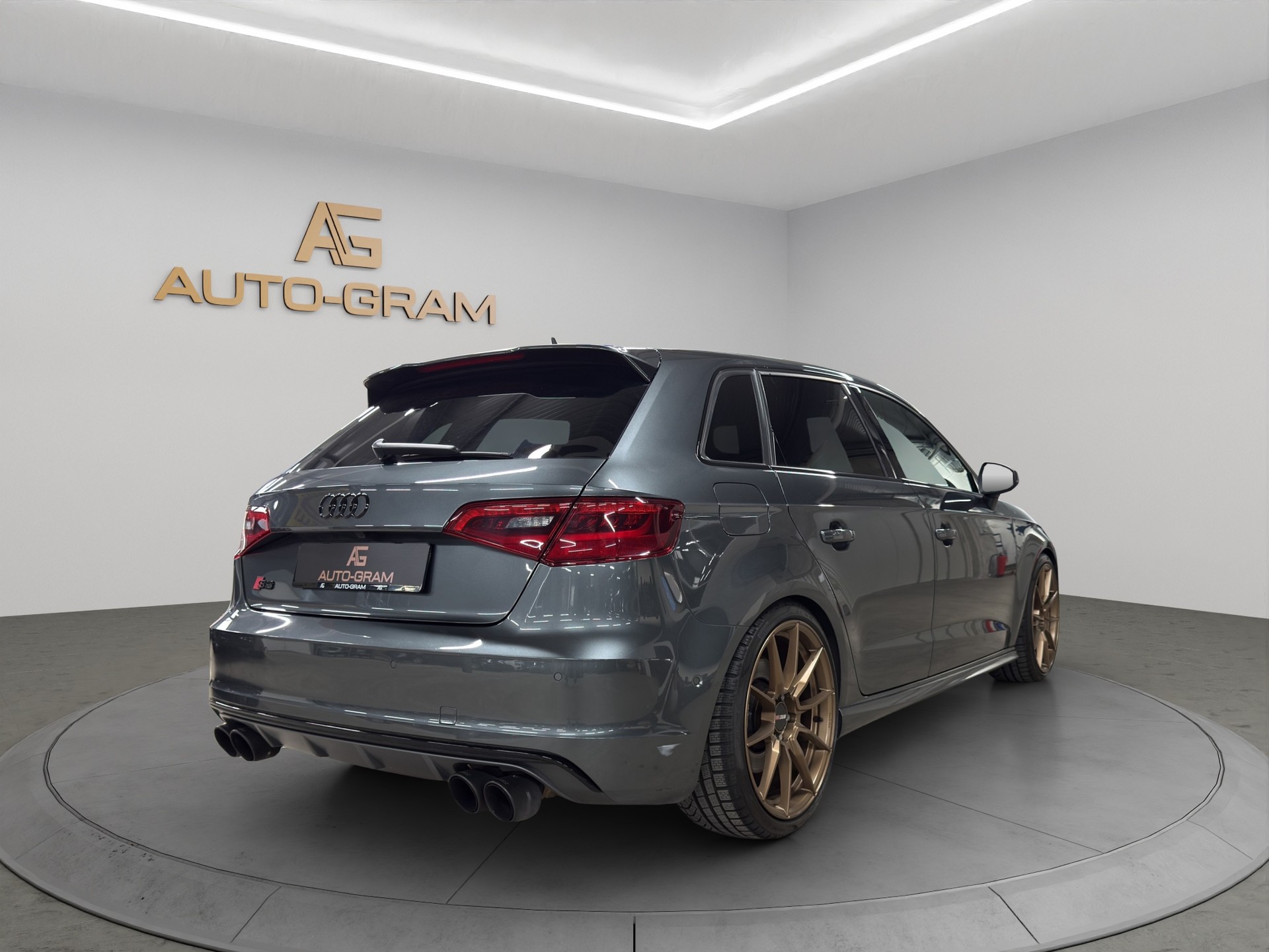 AUDI S3 Sportback 2.0 TFSI quattro S-tronic-image-4