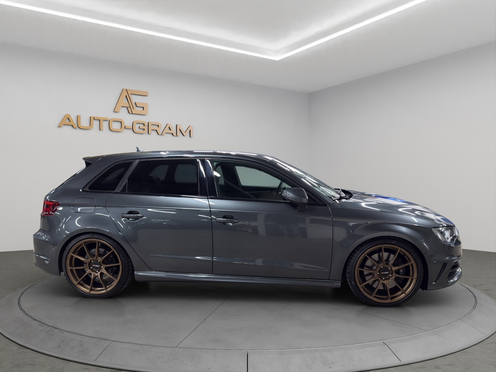 AUDI S3 Sportback 2.0 TFSI quattro S-tronic-image-5