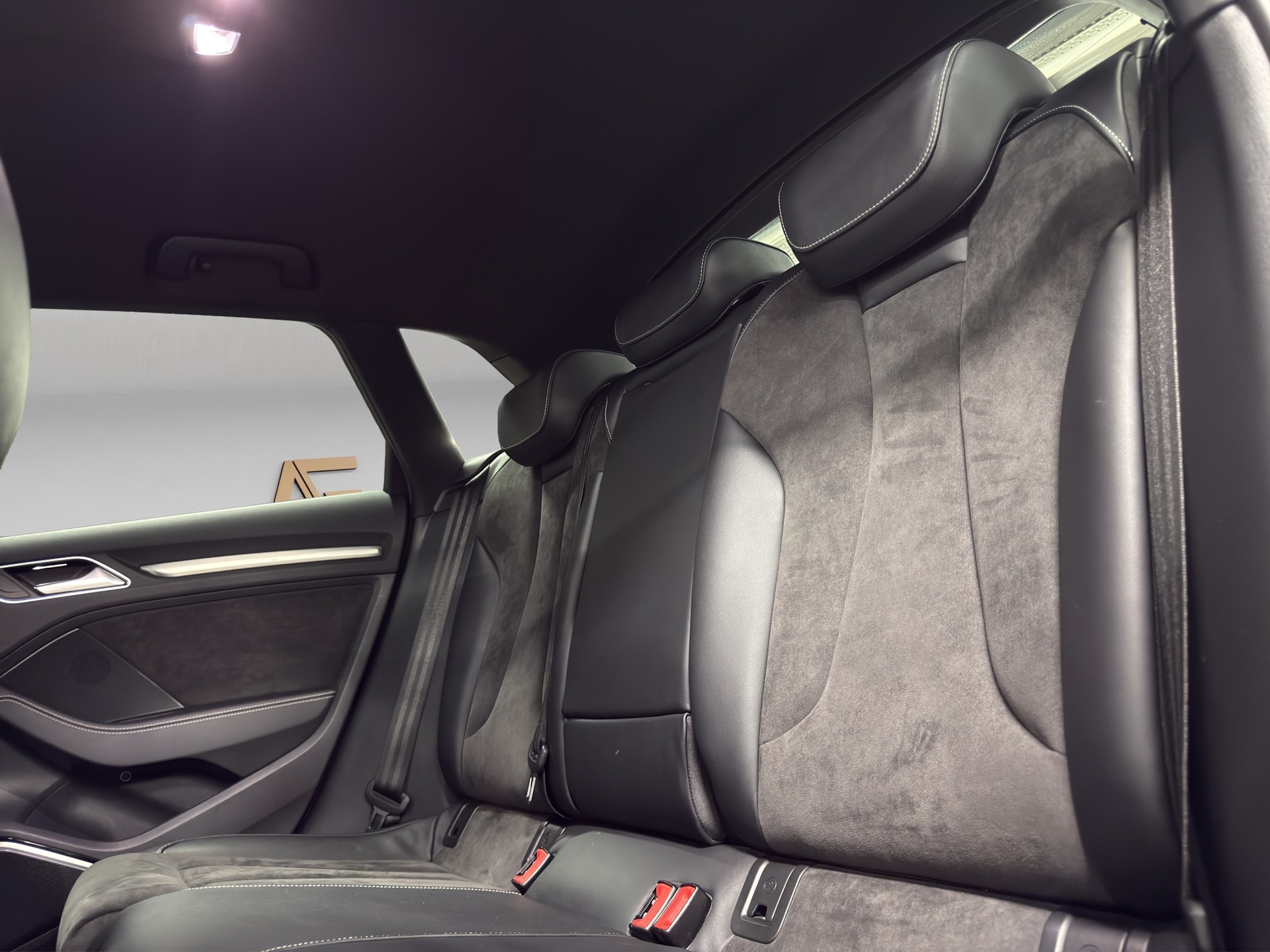 AUDI S3 Sportback 2.0 TFSI quattro S-tronic-image-14