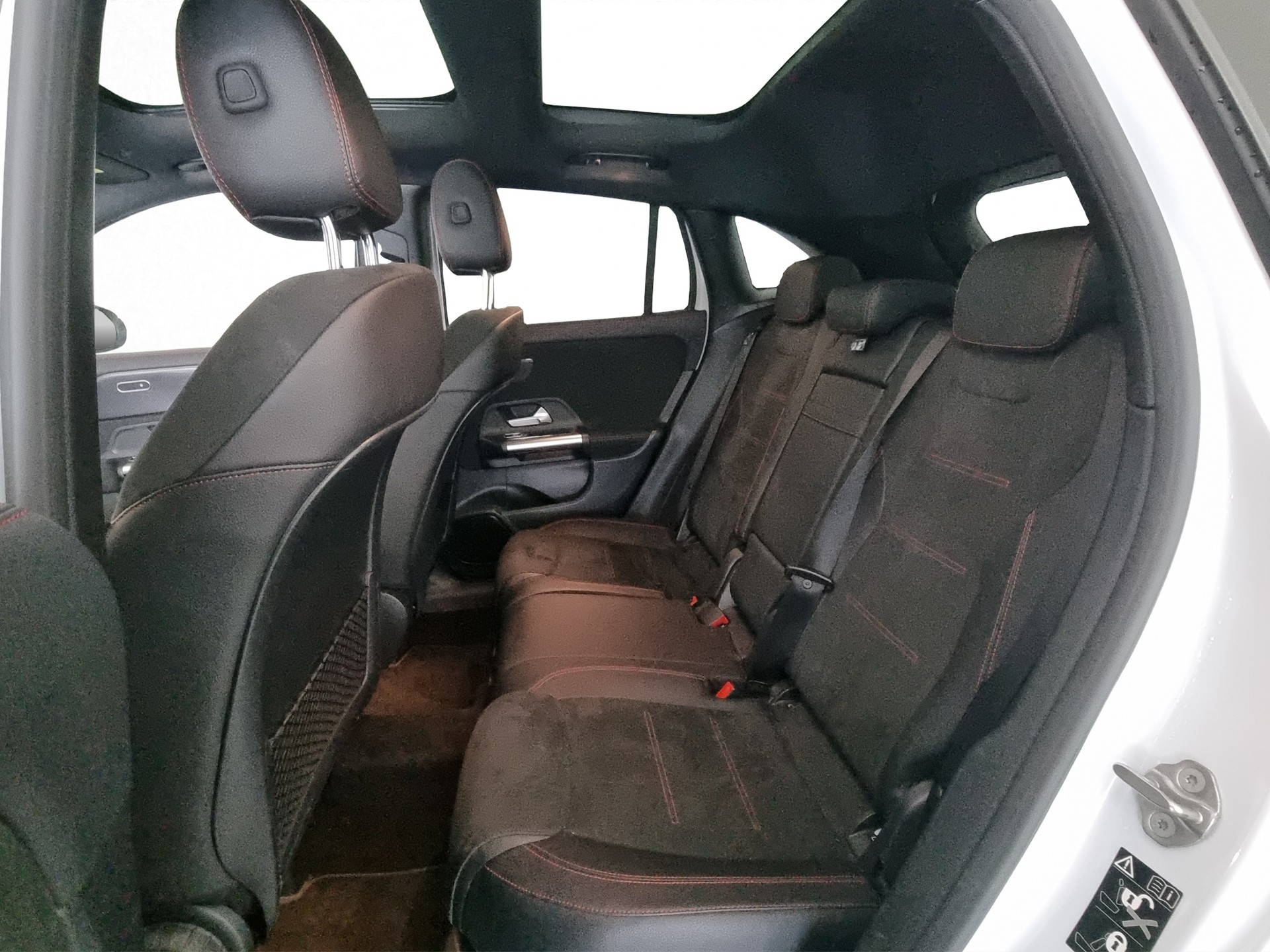 MERCEDES-BENZ GLA 250 AMG-Line 4Matic 8G-Speedshift DCT-image-6