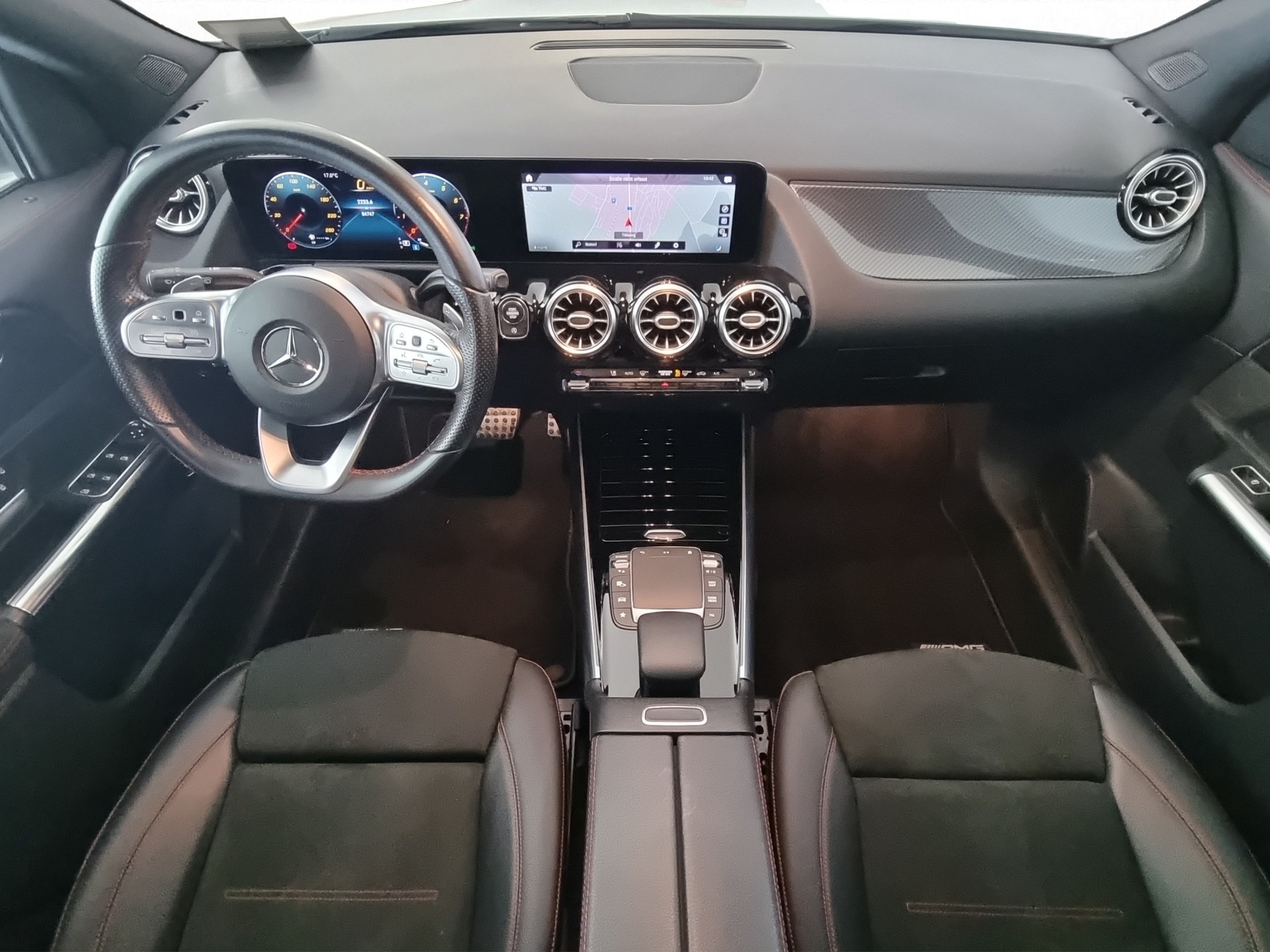 MERCEDES-BENZ GLA 250 AMG-Line 4Matic 8G-Speedshift DCT-image-7
