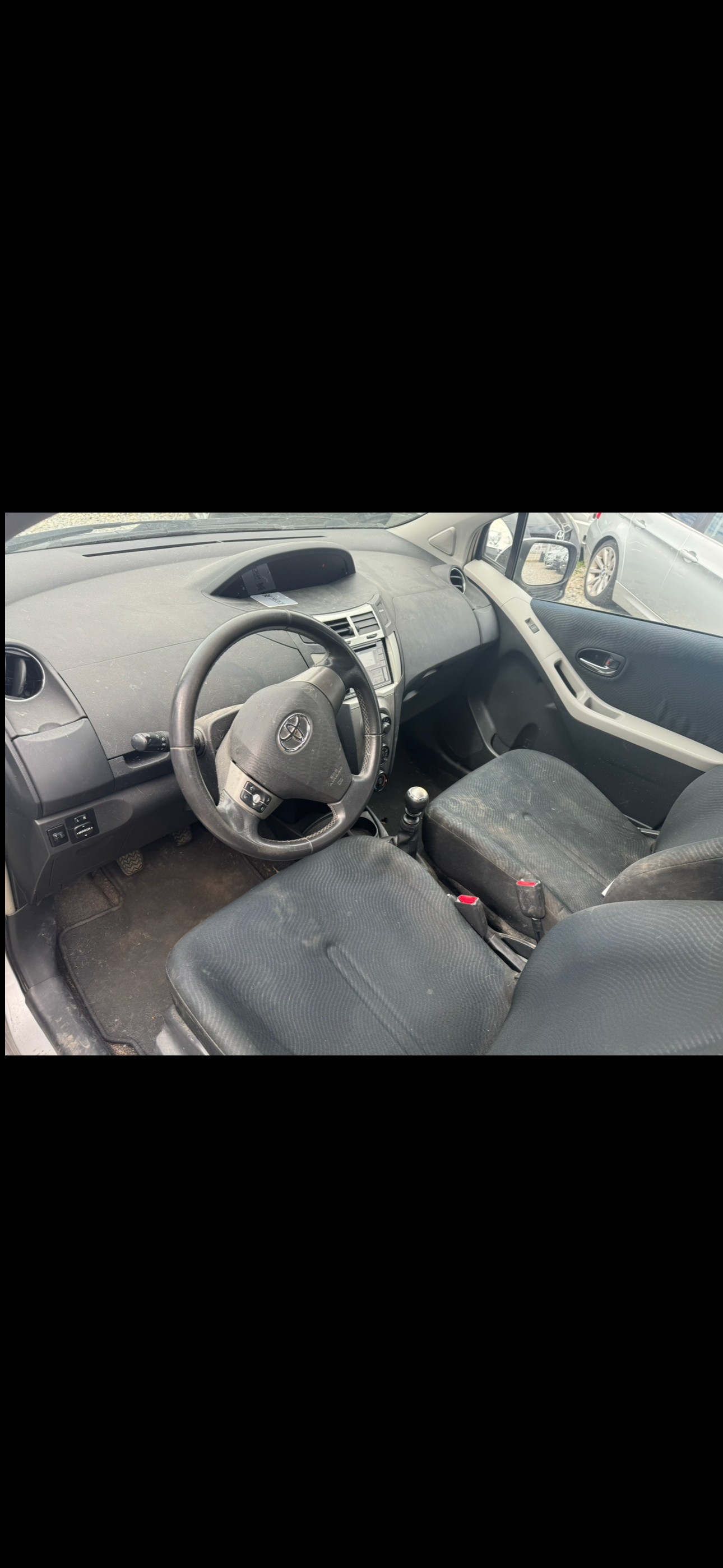 TOYOTA Yaris 1.33 Linea Sol Premium-image-6