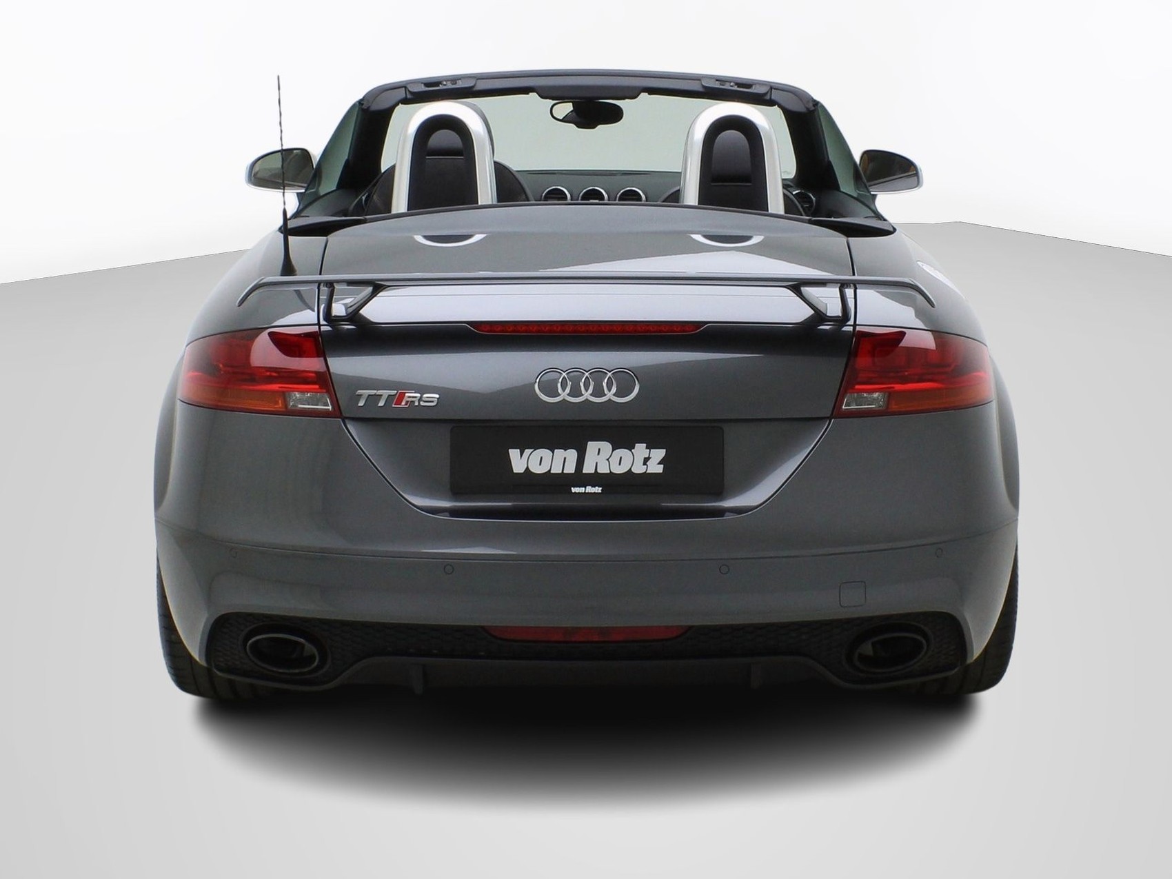 AUDI TT RS Roadster 2.5 TFSI quattro S-Tronic-image-4