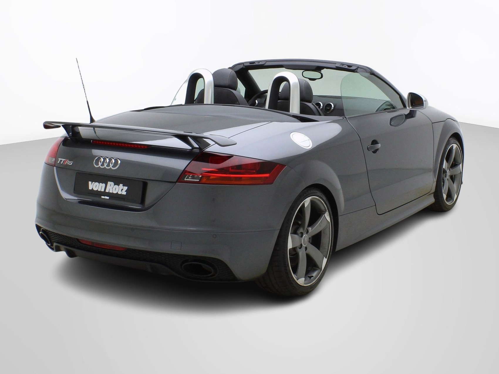 AUDI TT RS Roadster 2.5 TFSI quattro S-Tronic-image-5