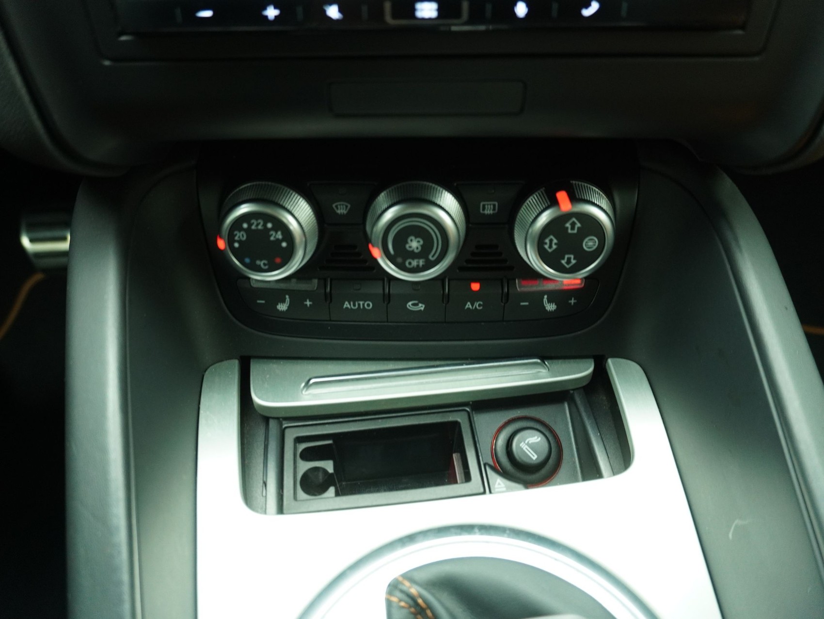 AUDI TT RS Roadster 2.5 TFSI quattro S-Tronic-image-11