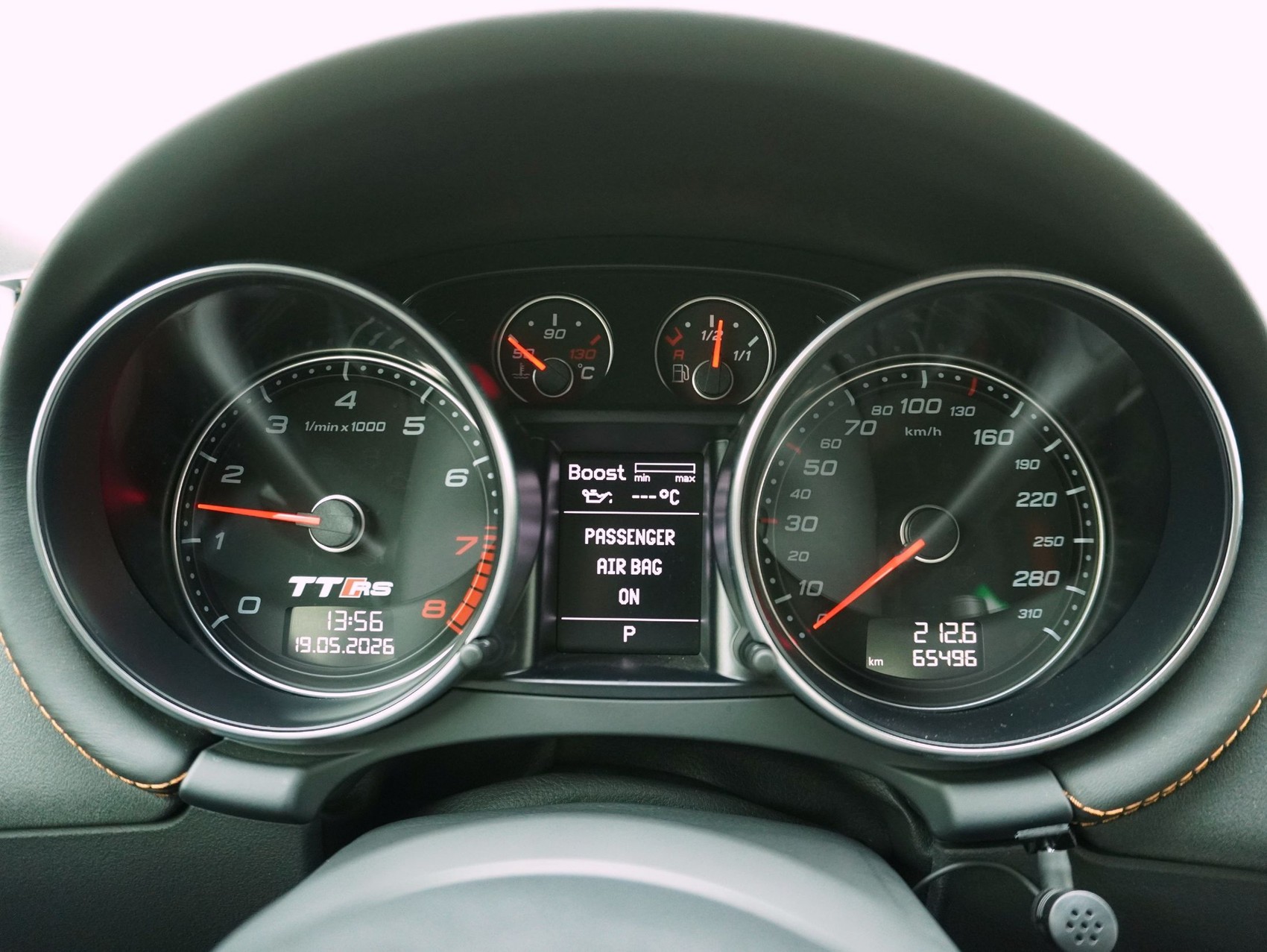 AUDI TT RS Roadster 2.5 TFSI quattro S-Tronic-image-14
