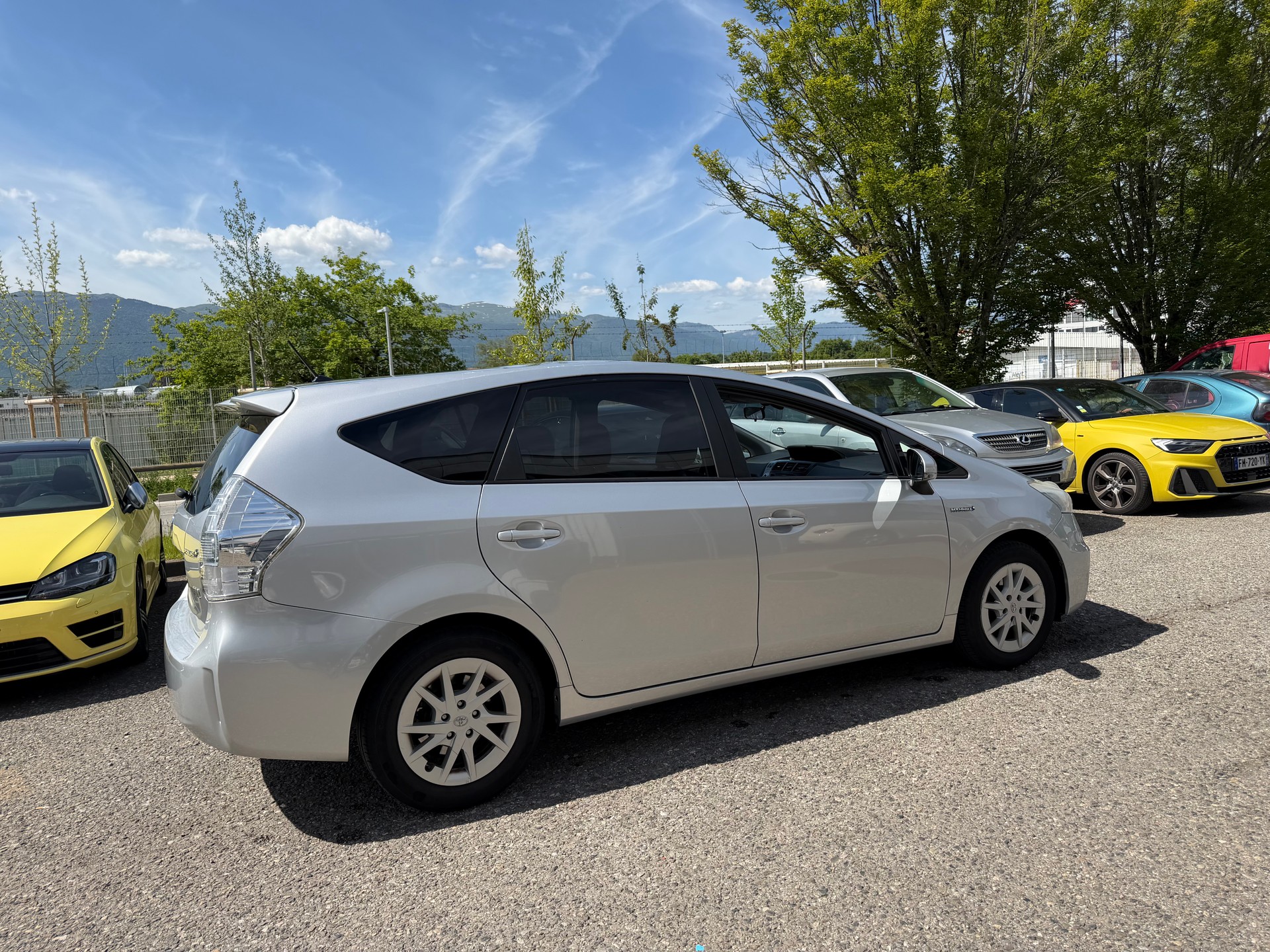 TOYOTA Prius+ 1.8 VVT-i HSD Luna-image-3