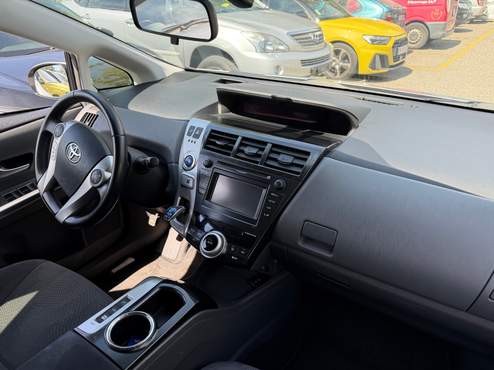 TOYOTA Prius+ 1.8 VVT-i HSD Luna-image-4