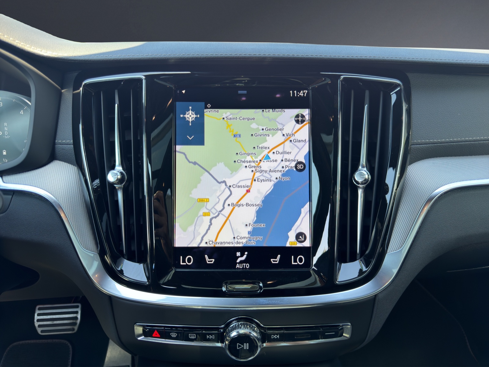 VOLVO V60 B4 Diesel Mild Hybrid R-Design Geartronic-image-11