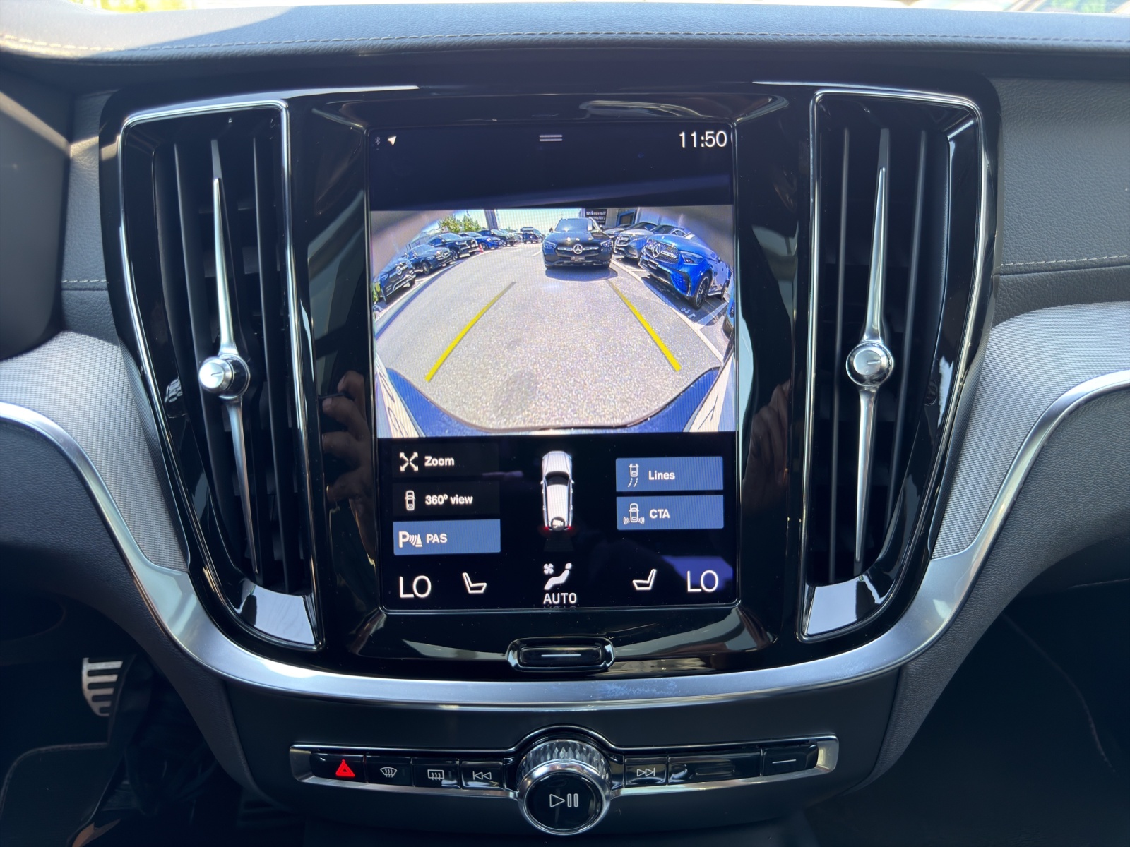 VOLVO V60 B4 Diesel Mild Hybrid R-Design Geartronic-image-17