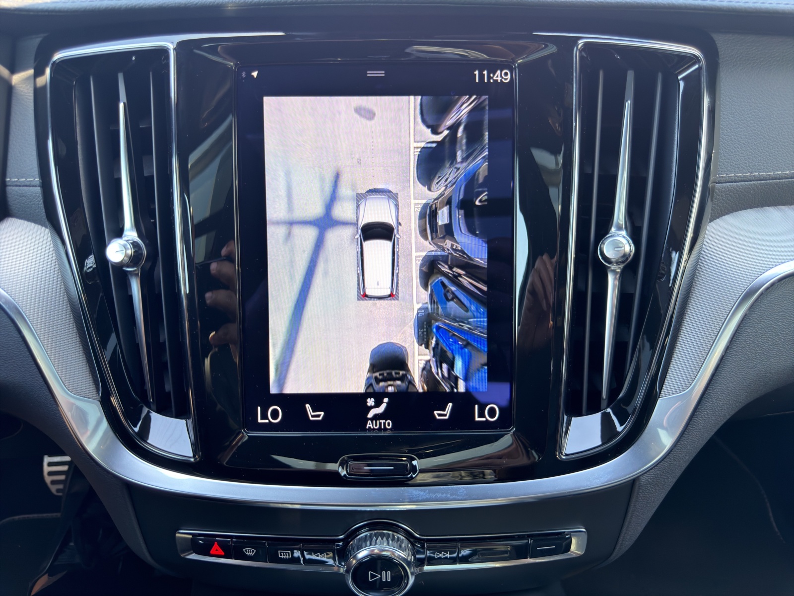 VOLVO V60 B4 Diesel Mild Hybrid R-Design Geartronic-image-16
