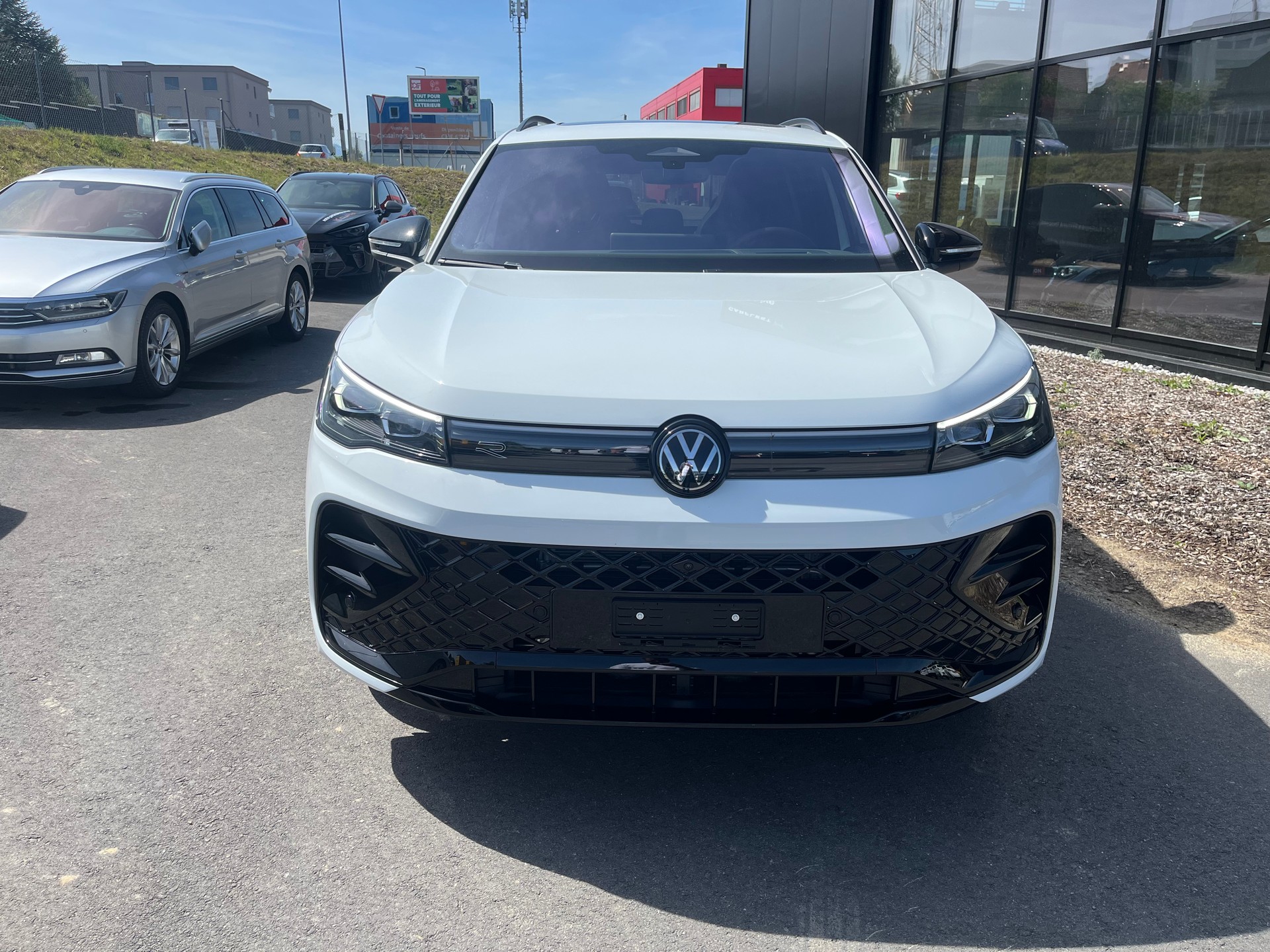 VW Tiguan 1.5 TSI evo2 eHybrid R-Line DSG-image-2