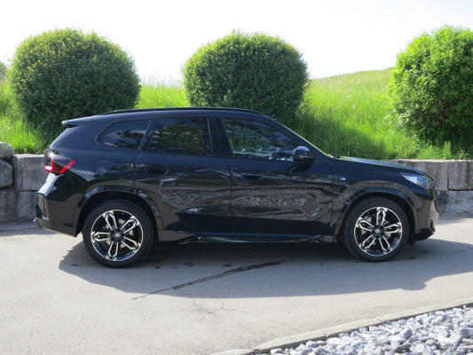BMW X1 xDrive 20d 48V M Sport-showroom-element-2