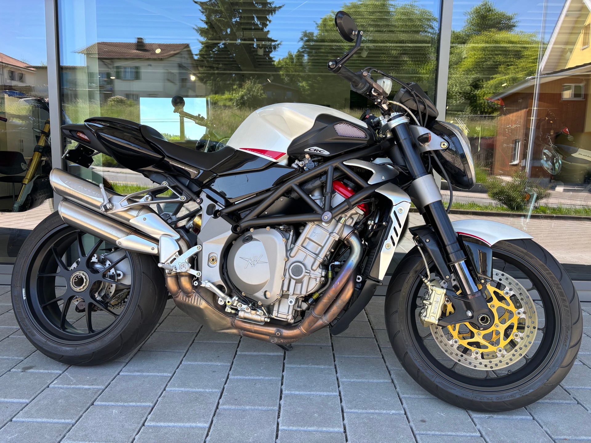 MV AGUSTA B4 Brutale 910 R