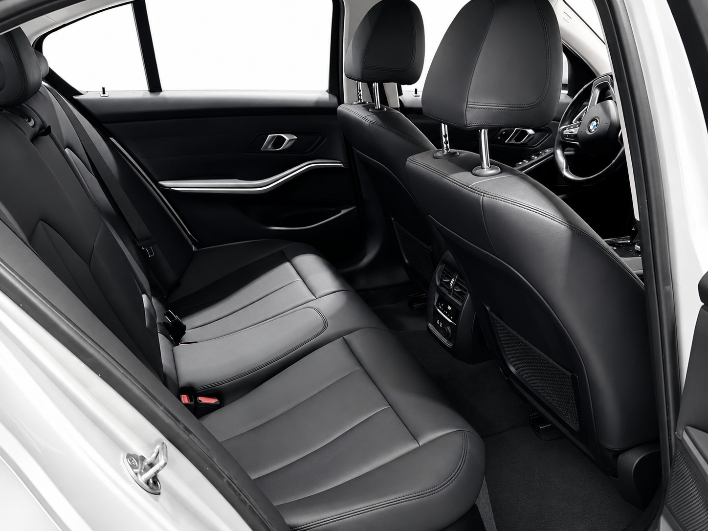 BMW 320d xDrive CH FAHRZEUG-image-11
