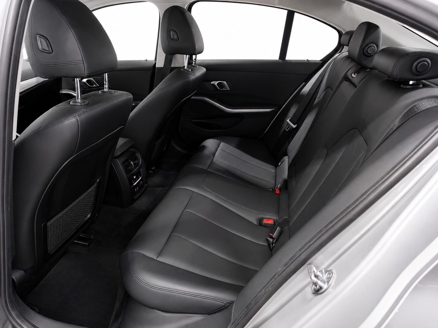 BMW 320d xDrive CH FAHRZEUG-image-10