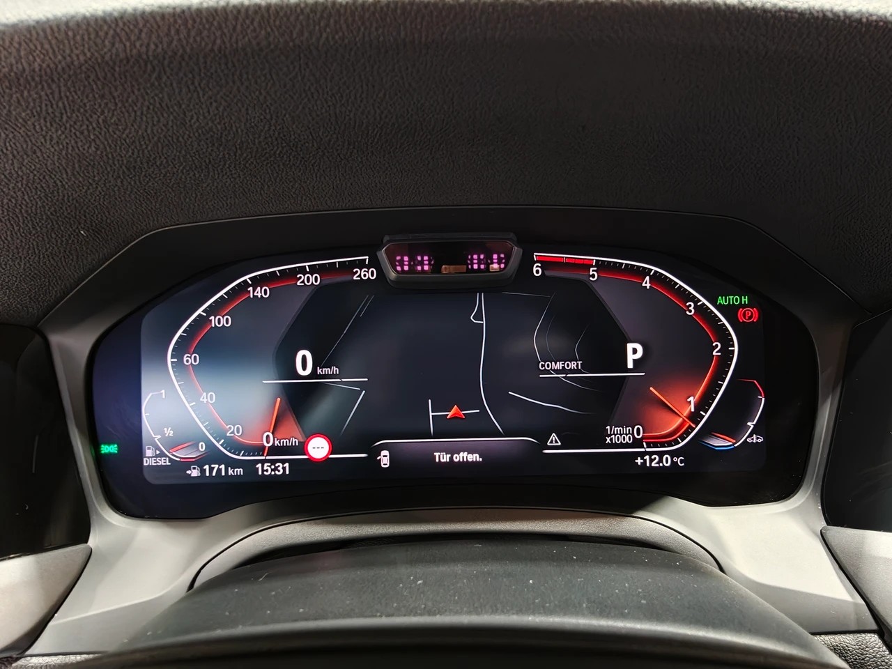 BMW 320d xDrive CH FAHRZEUG-image-13