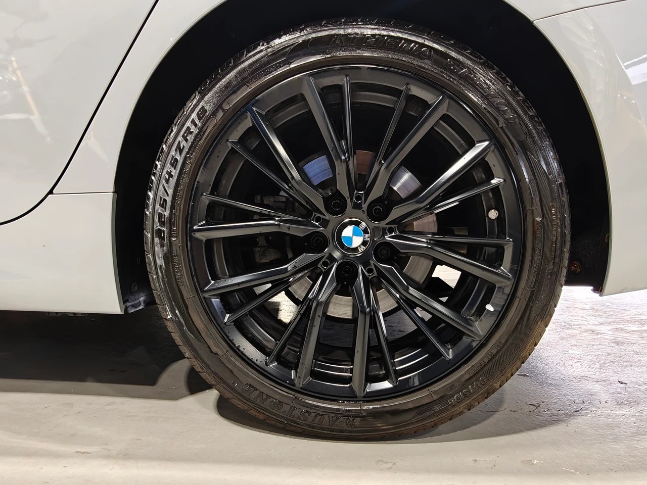 BMW 320d xDrive CH FAHRZEUG-image-17