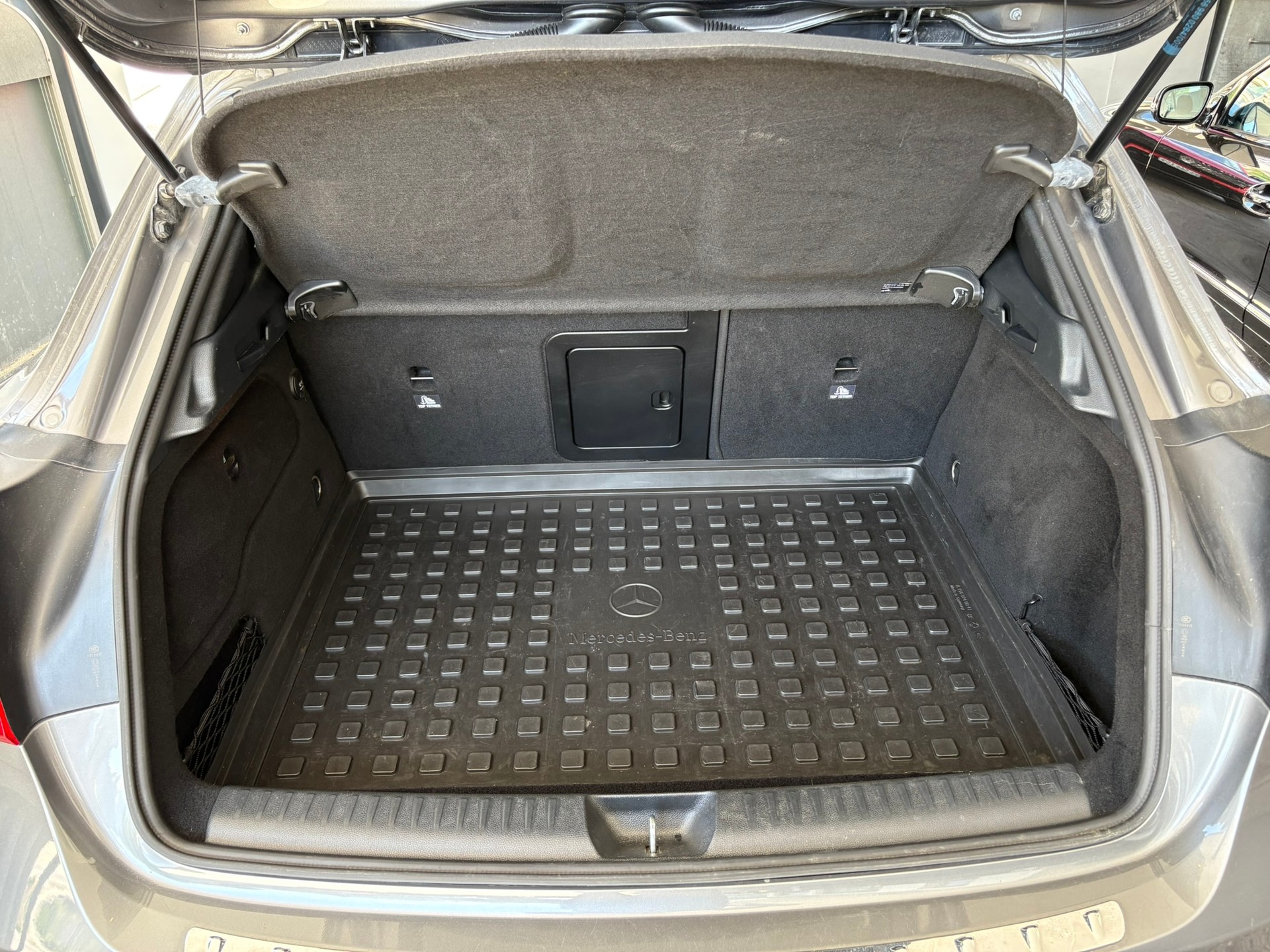 MERCEDES-BENZ GLA 200 CDI Swiss Edition 4 Matic-image-17