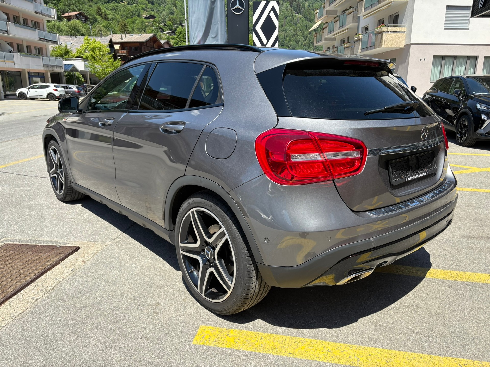 MERCEDES-BENZ GLA 200 CDI Swiss Edition 4 Matic-image-6