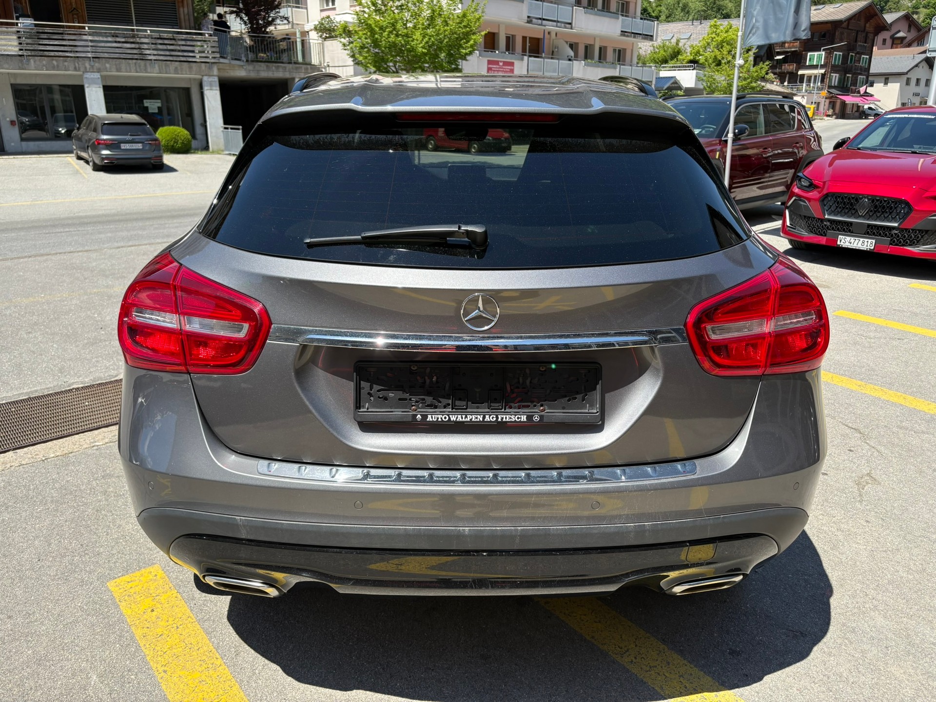 MERCEDES-BENZ GLA 200 CDI Swiss Edition 4 Matic-image-5