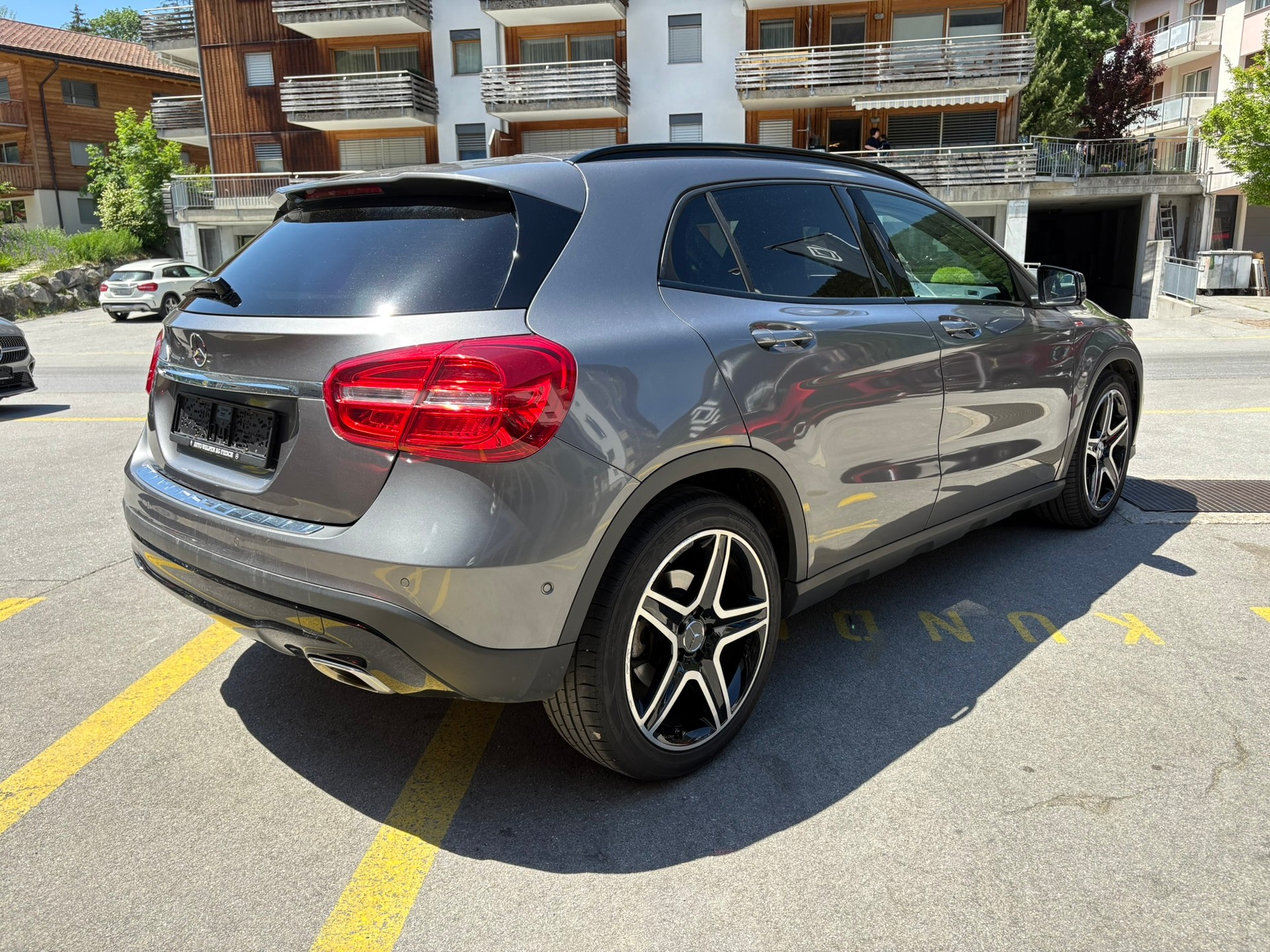 MERCEDES-BENZ GLA 200 CDI Swiss Edition 4 Matic-image-4