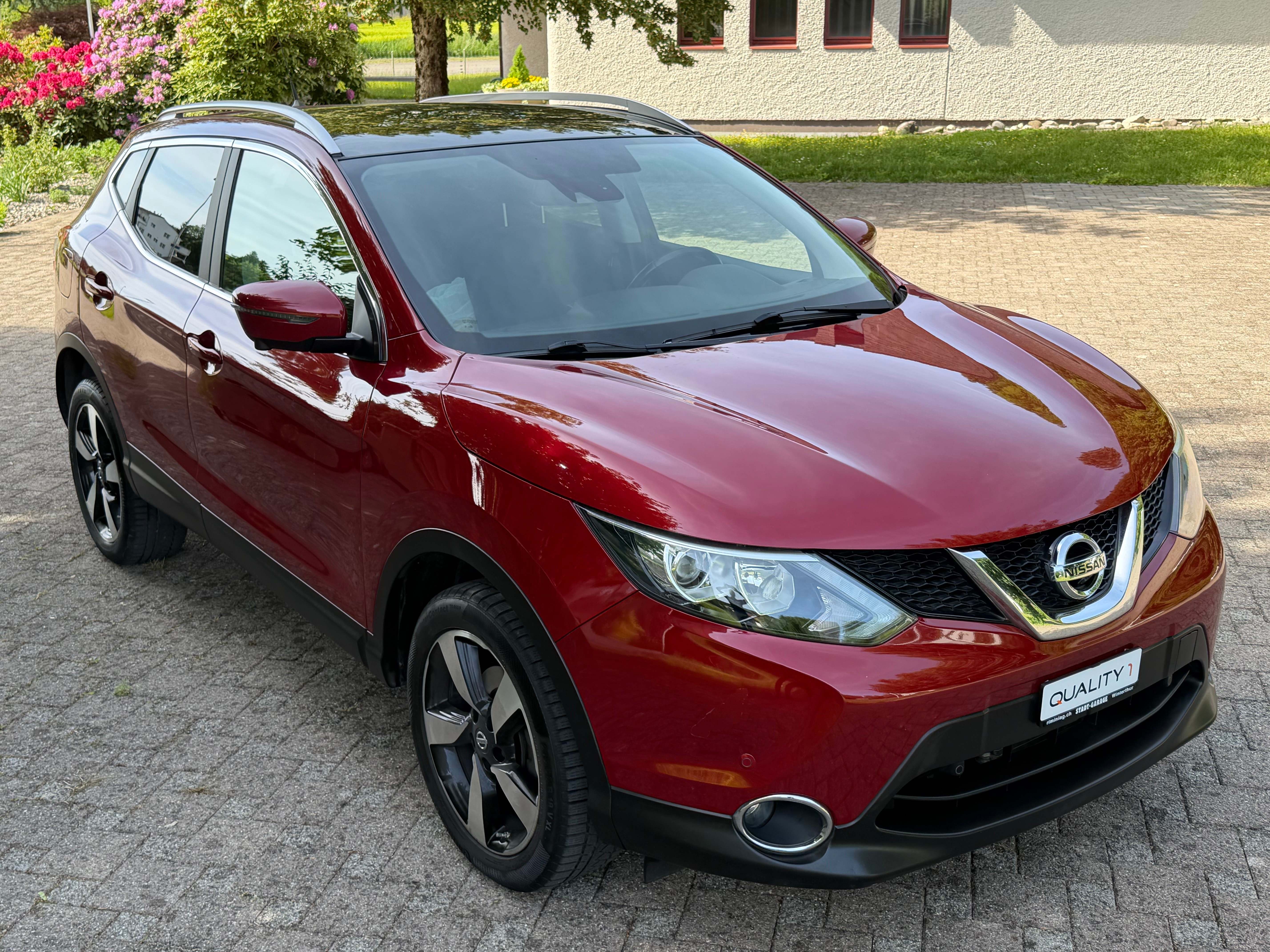 NISSAN Qashqai 1.2 DIG-T N-Connecta (SUV / Geländewagen) Nissan NISSAN Qashqai 1.2 DIG-T N-Connecta (SUV / Geländewagen)