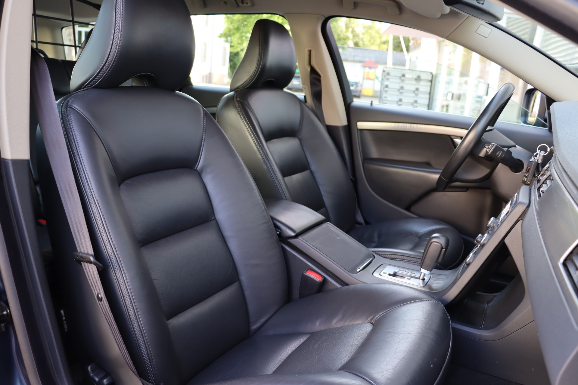 VOLVO XC70 D5 AWD Summum Geartronic-image-7