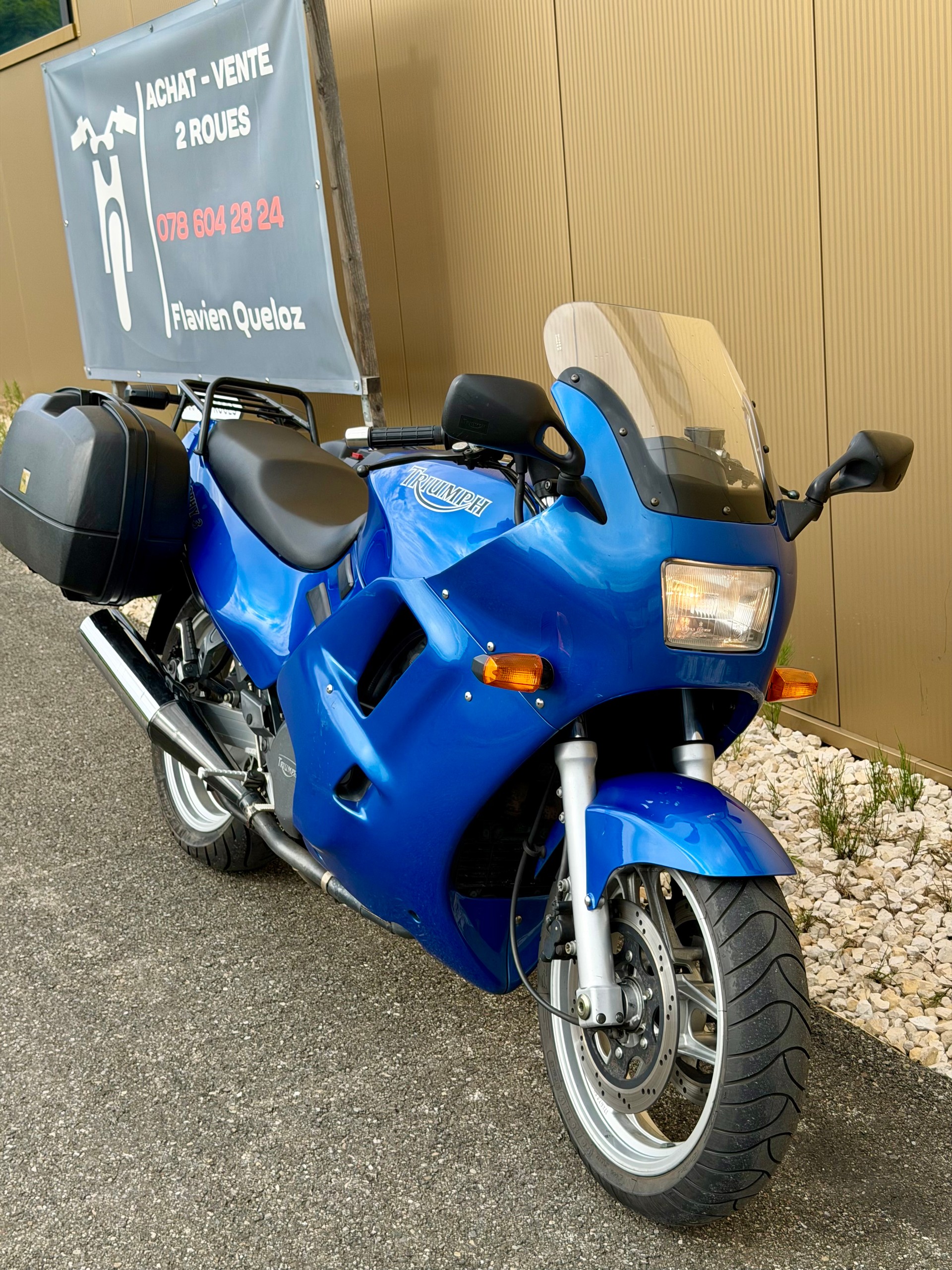 TRIUMPH Trophy 900