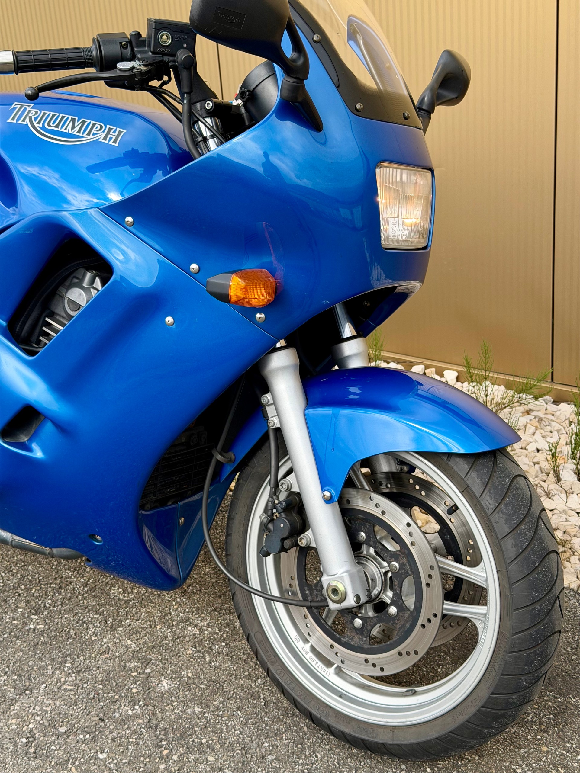 TRIUMPH Trophy 900-showroom-element-1