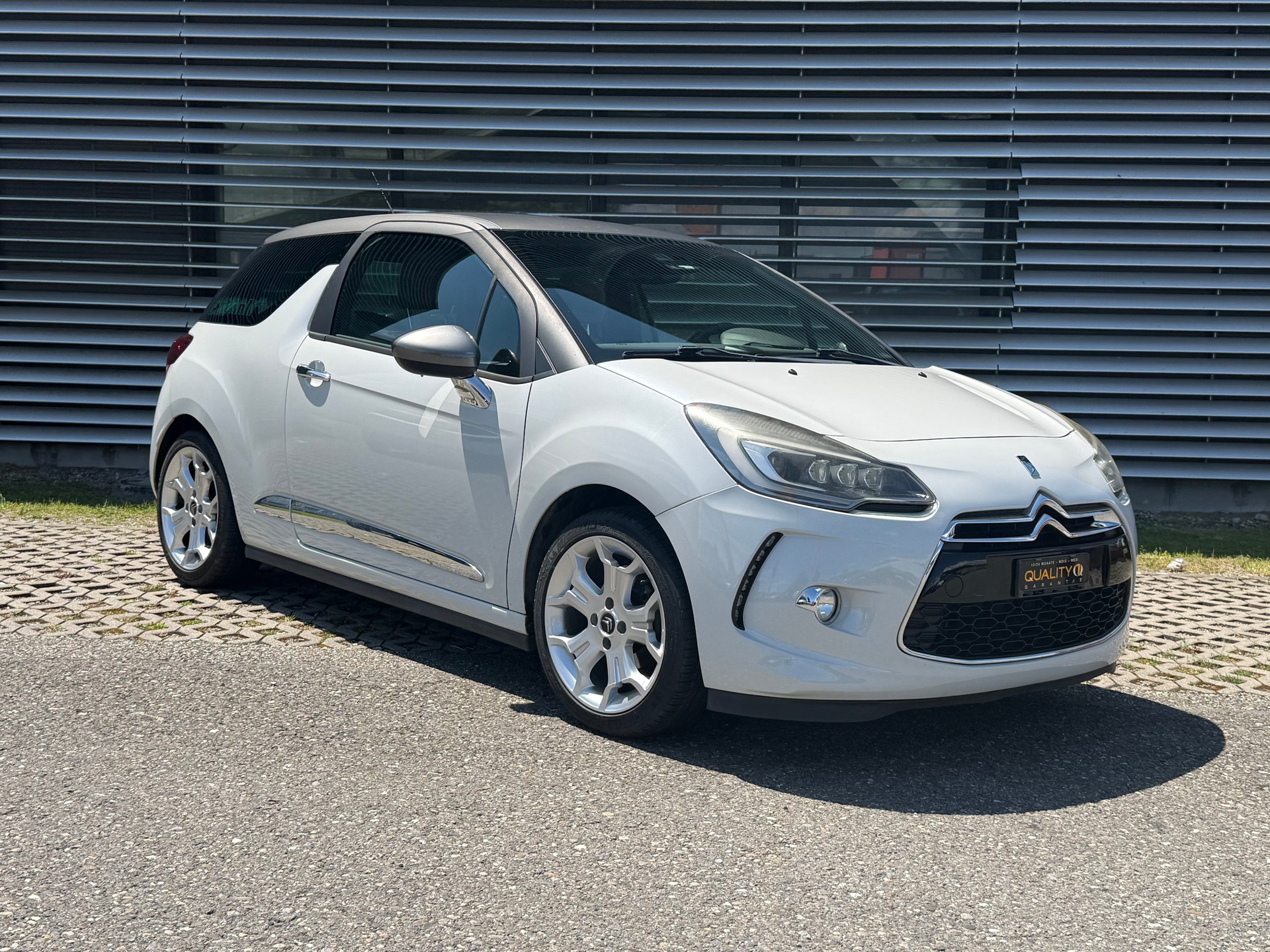 DS AUTOMOBILES DS3 1.2 VTi SO Chic-image-1