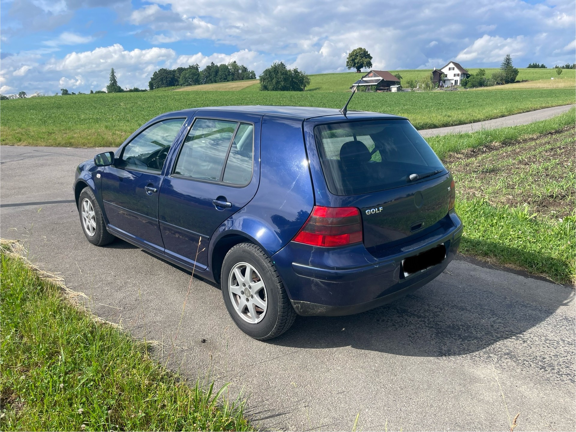 VW 1.6 Pacific-image-2