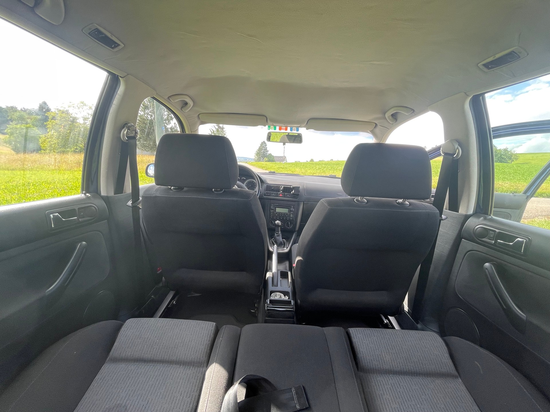 VW 1.6 Pacific-image-5
