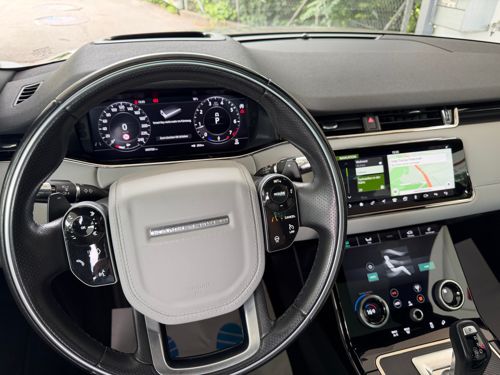 LAND ROVER Range Rover Evoque R-Dyn First Edi P 250 HSE AT9-image-9