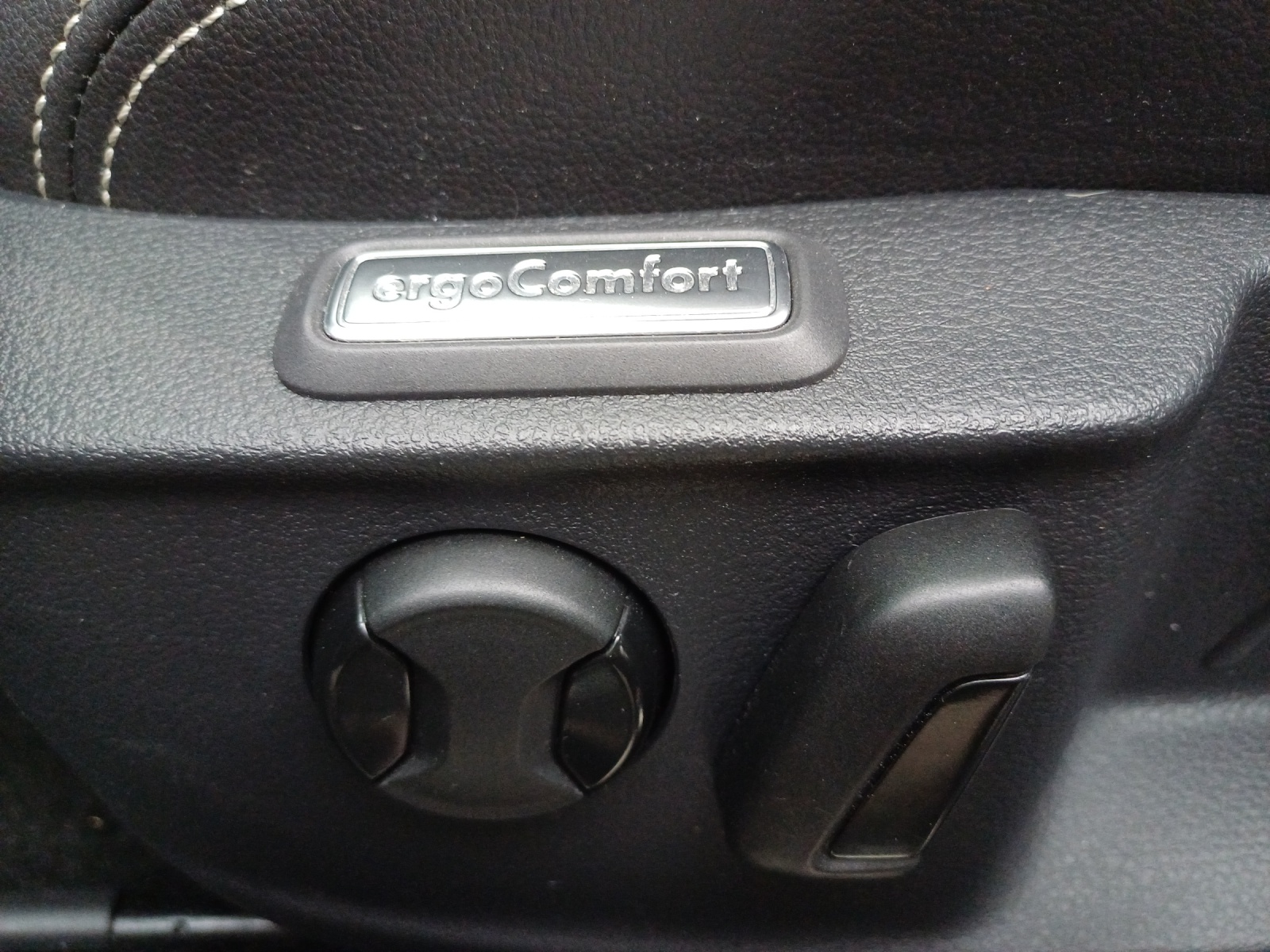 VW Passat 2.0 TDI BMT Elegance 4Motion DSG-image-11