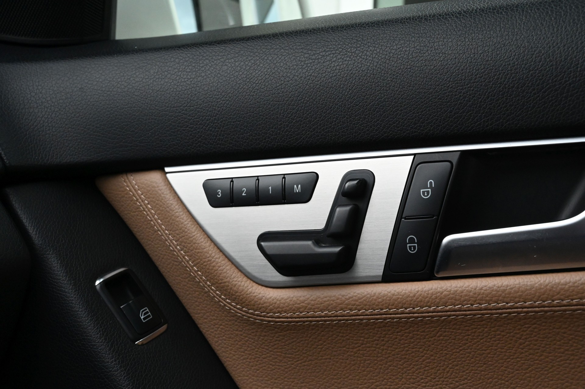 MERCEDES-BENZ C 350 Avantgarde 7G-Tronic-image-22