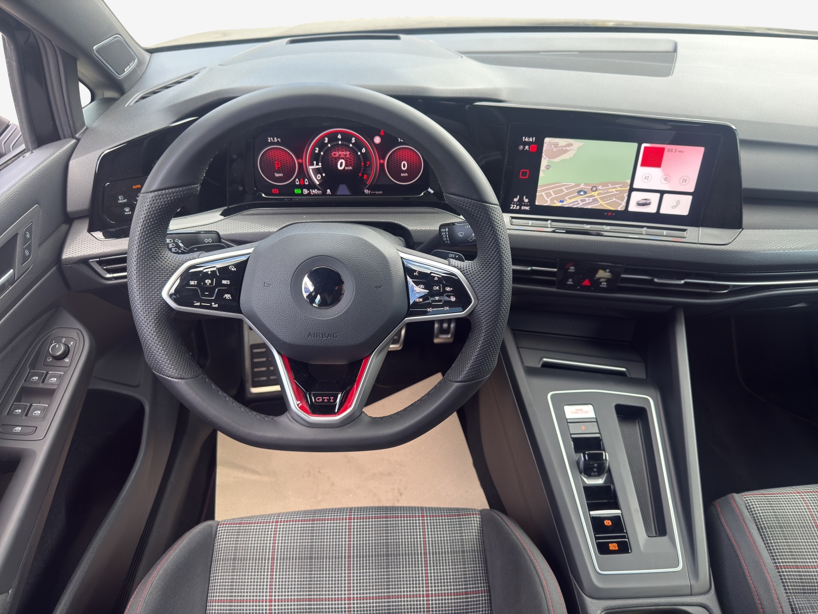 VW Golf 2.0 TSI GTI DSG-image-8