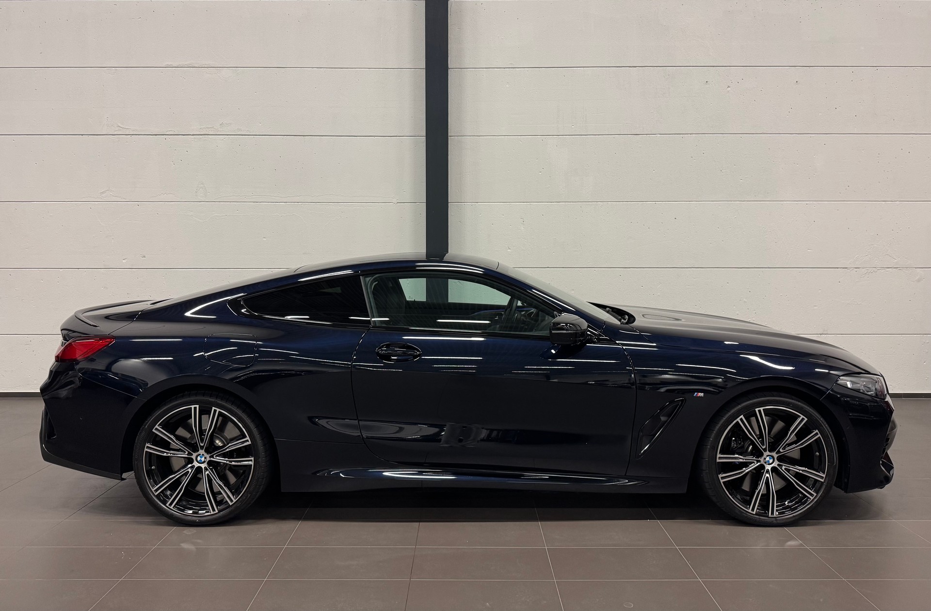 BMW M850i xDrive Steptronic-image-9