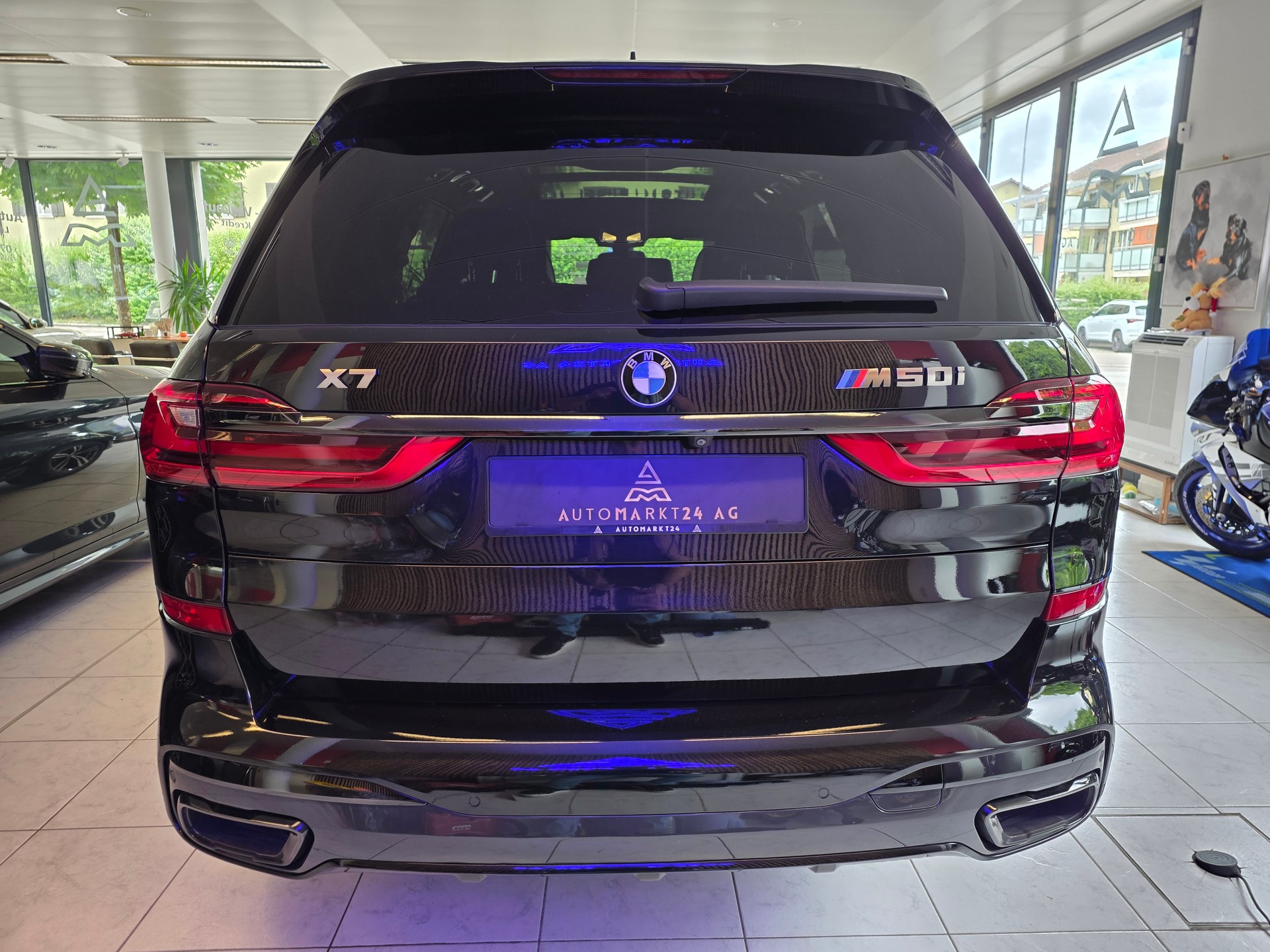BMW X7 M50i-image-13